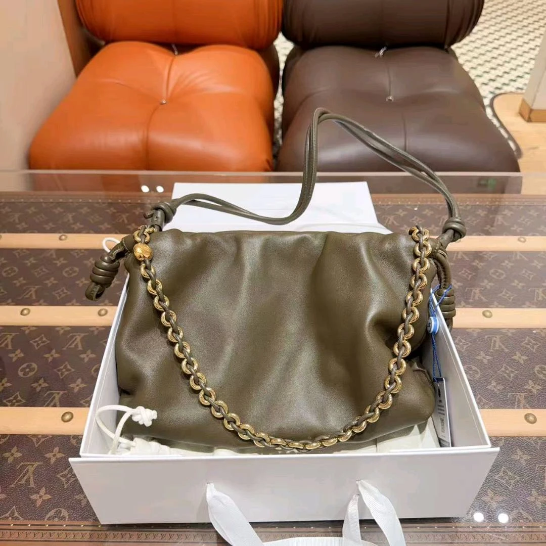 99新 LOEWE/罗意威 卡其绿福袋中号 手提单肩斜挎包