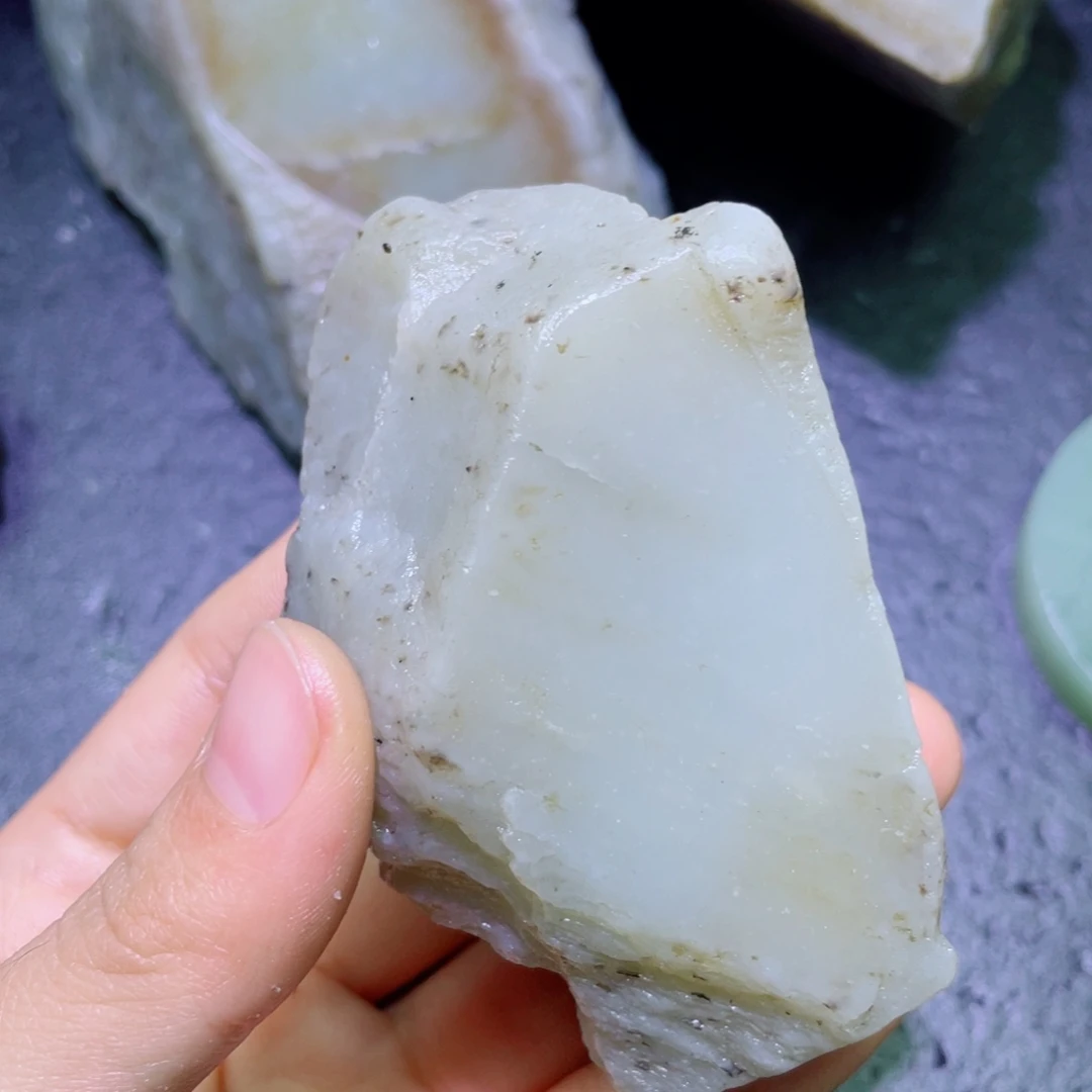 和田玉未镶嵌珠宝半成品