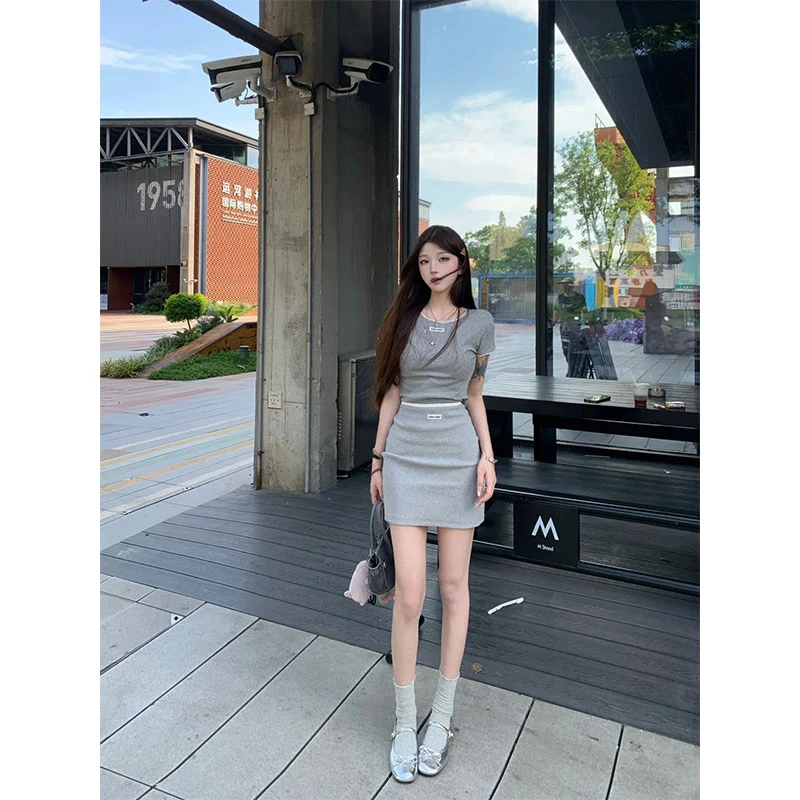 纯欲风连衣裙刺绣短袖夏季收腰小个子新款显瘦修身辣妹短裙裙子