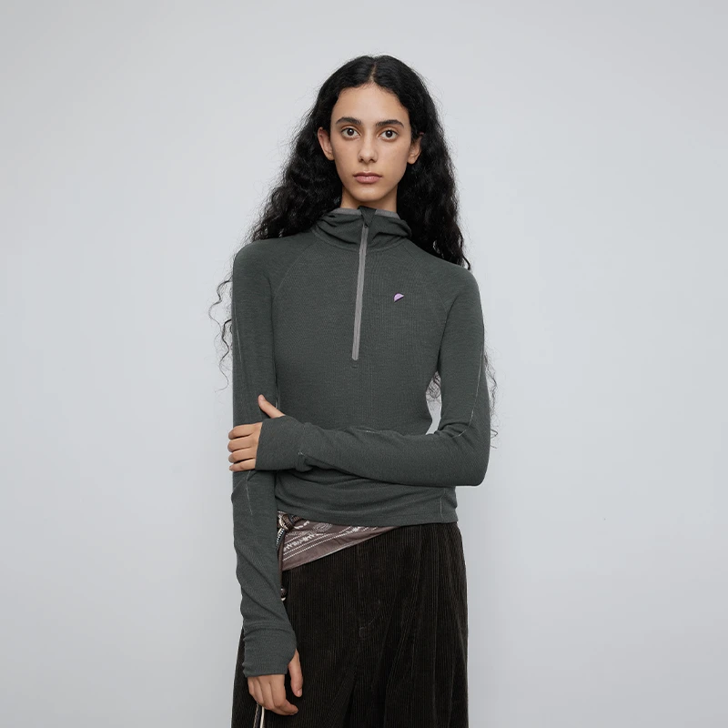 半圆女装[运动]2025秋季修身休闲连帽半开襟修身T恤Q5617808