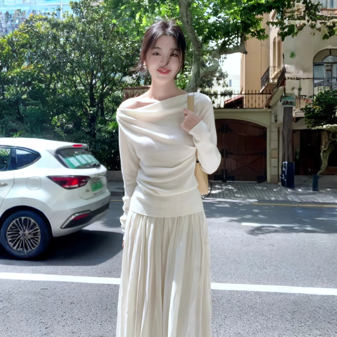 2025秋季新款法式时尚设计感性感露肩荡领长袖T恤半身裙两件套