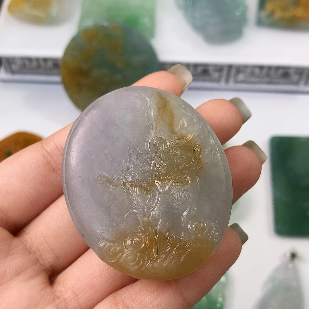 翡翠未镶嵌颈饰关羽骑马