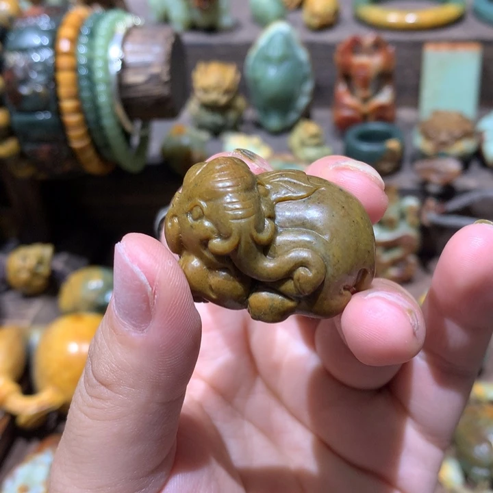 岫岩河磨玉（透闪石质玉）未镶嵌把件