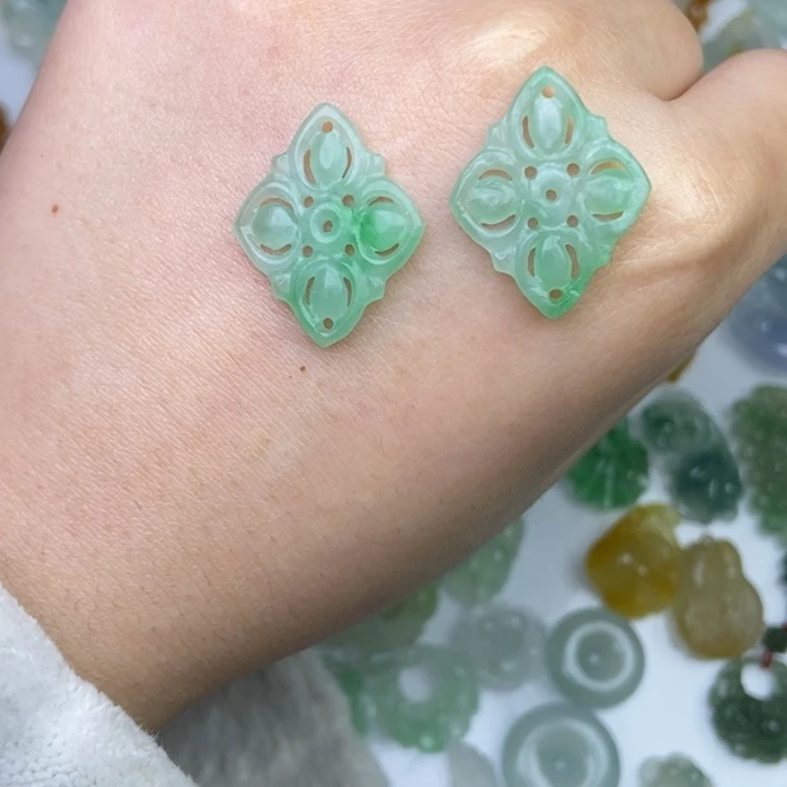 定制翡翠未镶嵌耳饰