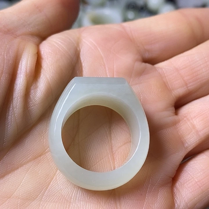 龘***众和田玉未镶嵌挂件