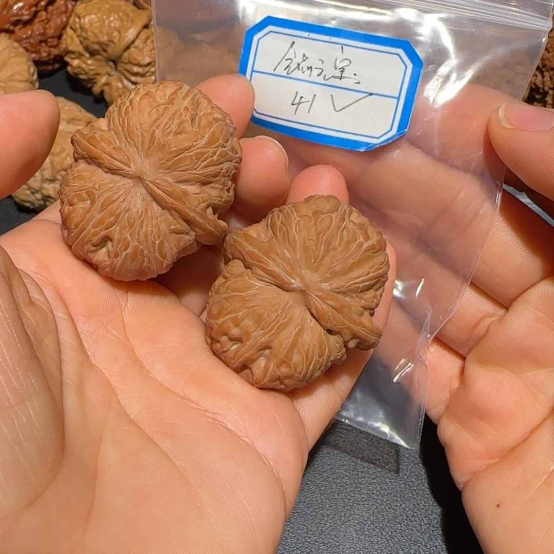 胡***黍文玩核桃把件飞飞飞飞