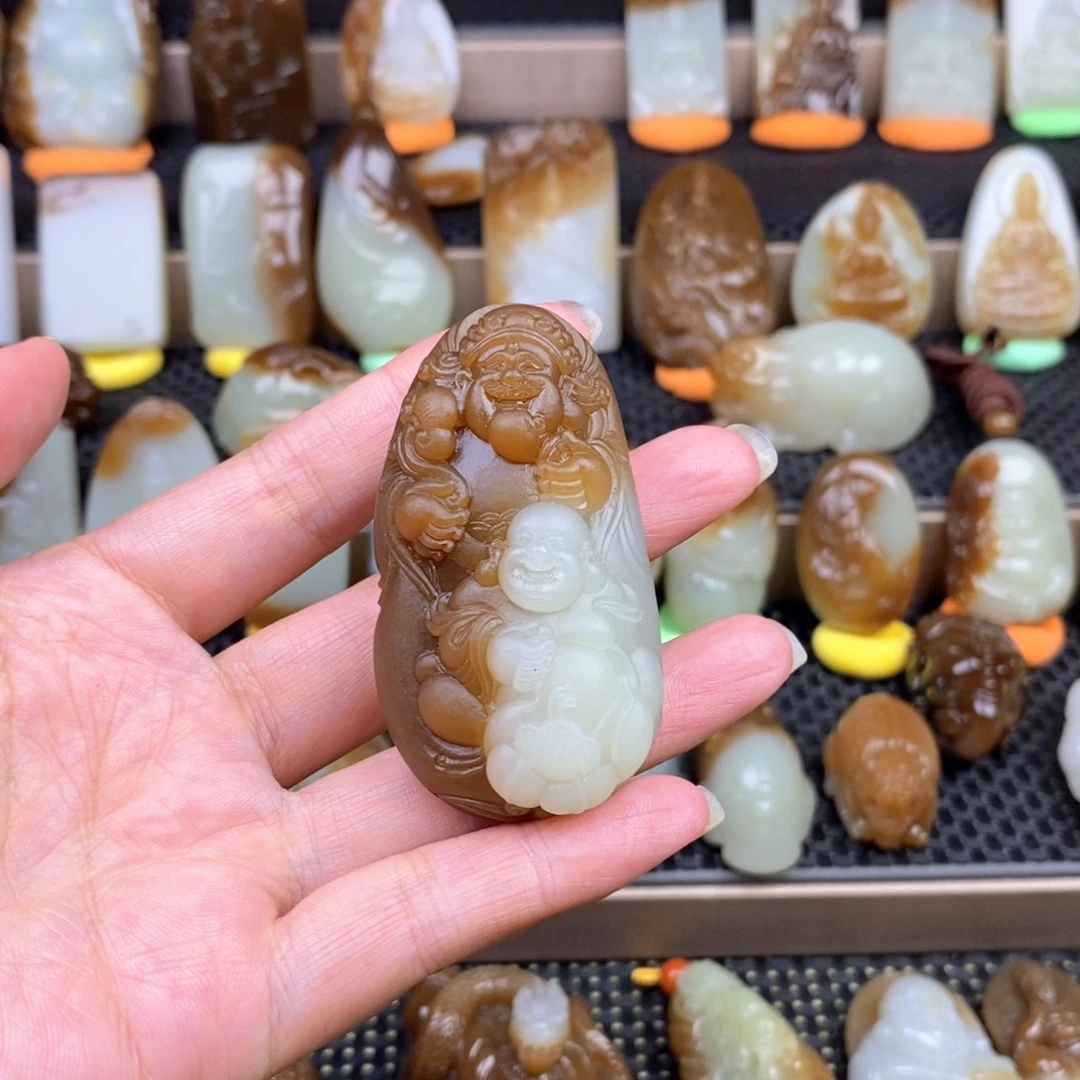 军***哥颈饰未镶嵌和田玉