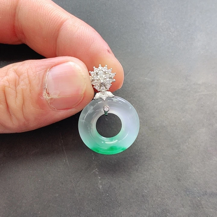 石英质玉未镶嵌颈饰