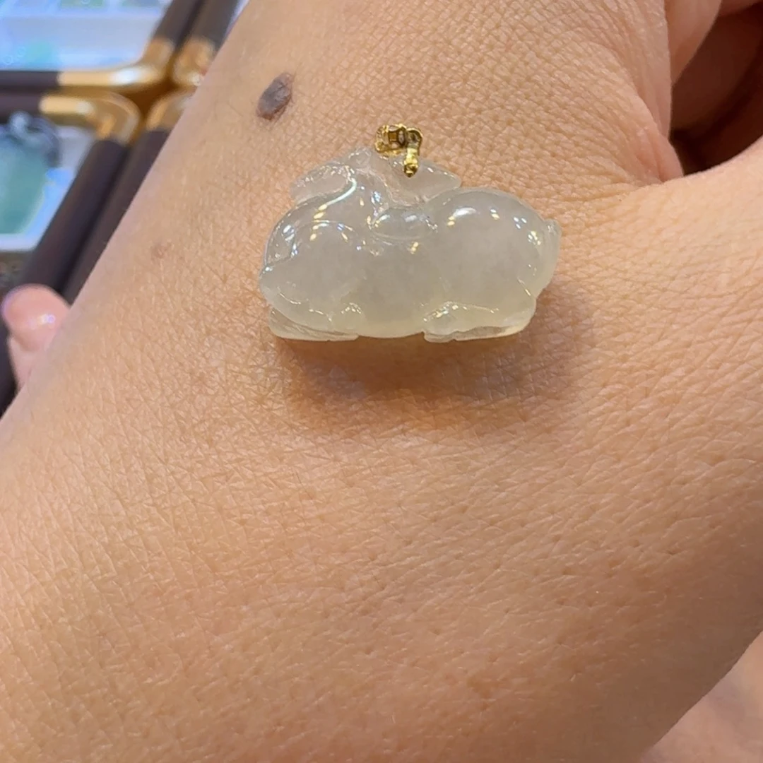 颈饰18K金镶嵌翡翠