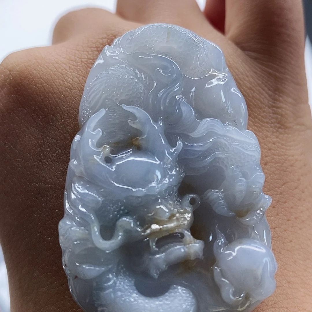 颈饰未镶嵌翡翠龙牌