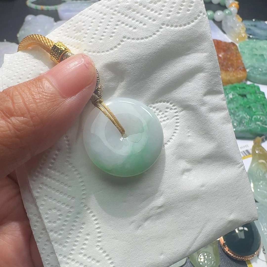 翡翠未镶嵌颈饰吊坠