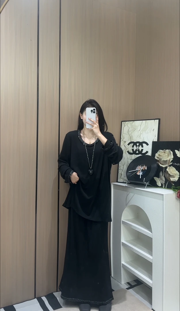 【允儿严选】时尚气质显瘦设计师款上衣＋半身裙两件套