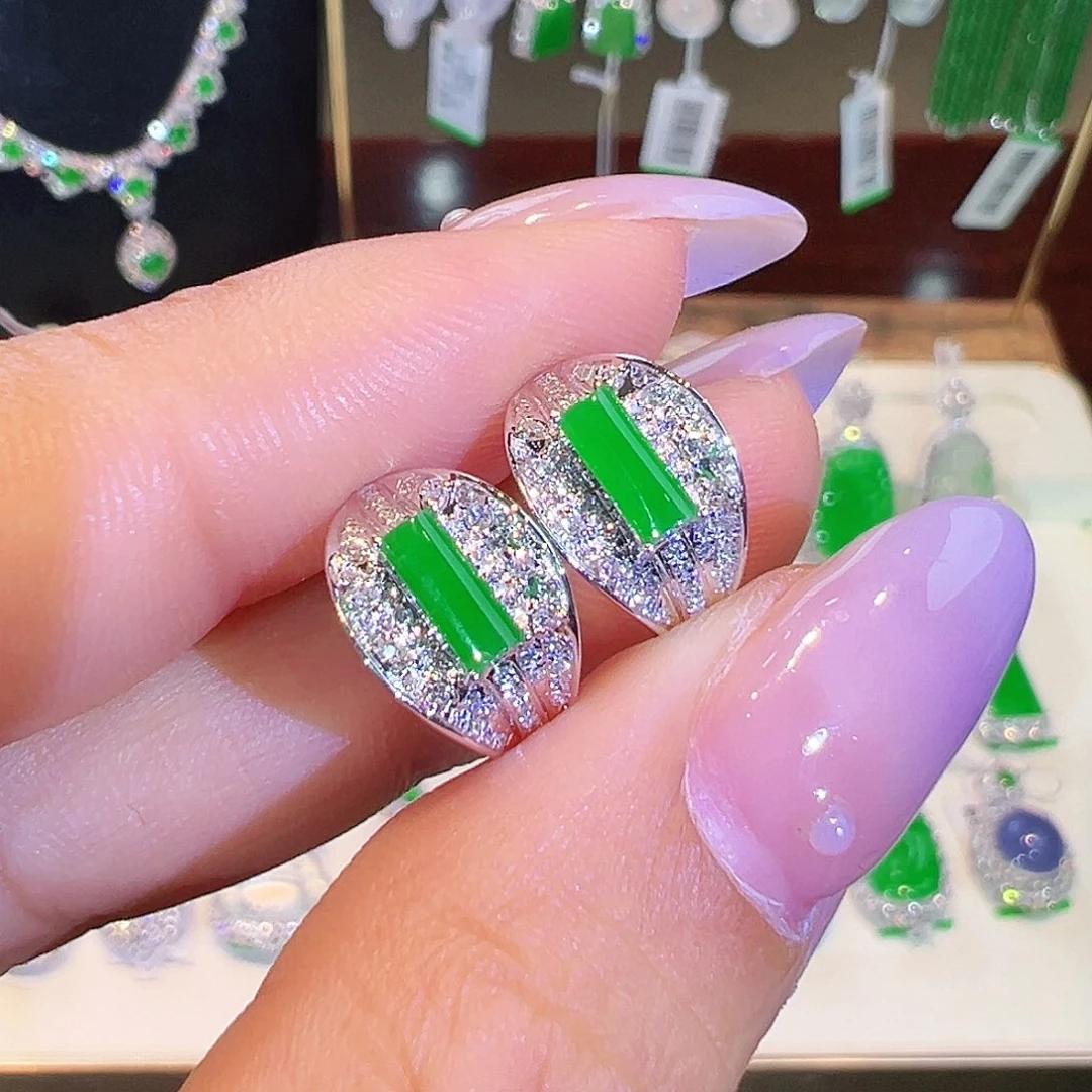 18K金镶嵌翡翠耳饰