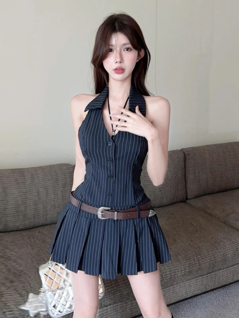 法式桔梗辣妹条纹无袖v领挂脖露肩连衣裙女夏高级性感收腰百褶裙