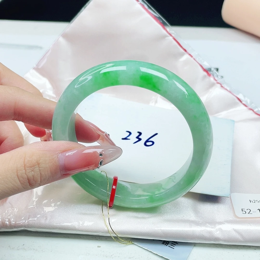 未镶嵌手镯翡翠52