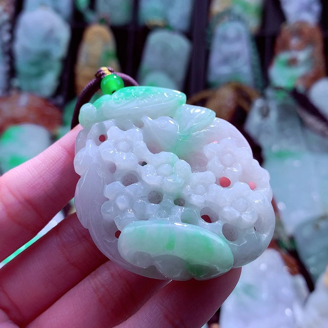 颈饰未镶嵌翡翠天然