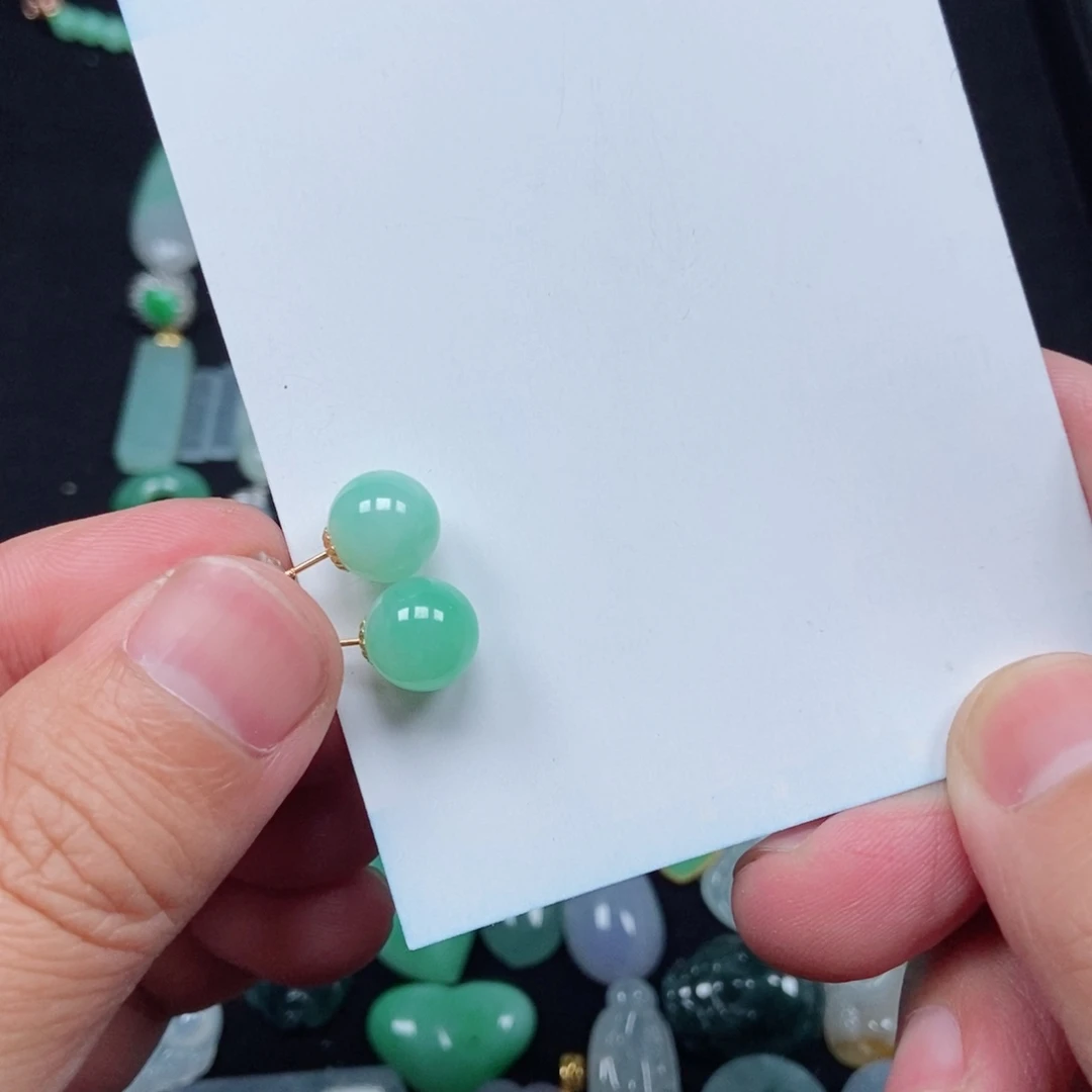 女***娃翡翠未镶嵌颈饰耳钉