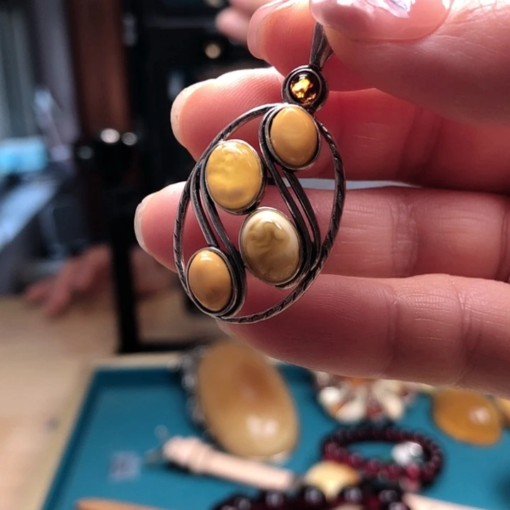 未镶嵌颈饰琥珀波兰设计款琥珀蜜蜡吊坠