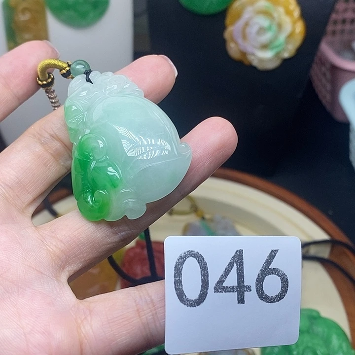 吊坠(赠链)未镶嵌翡翠