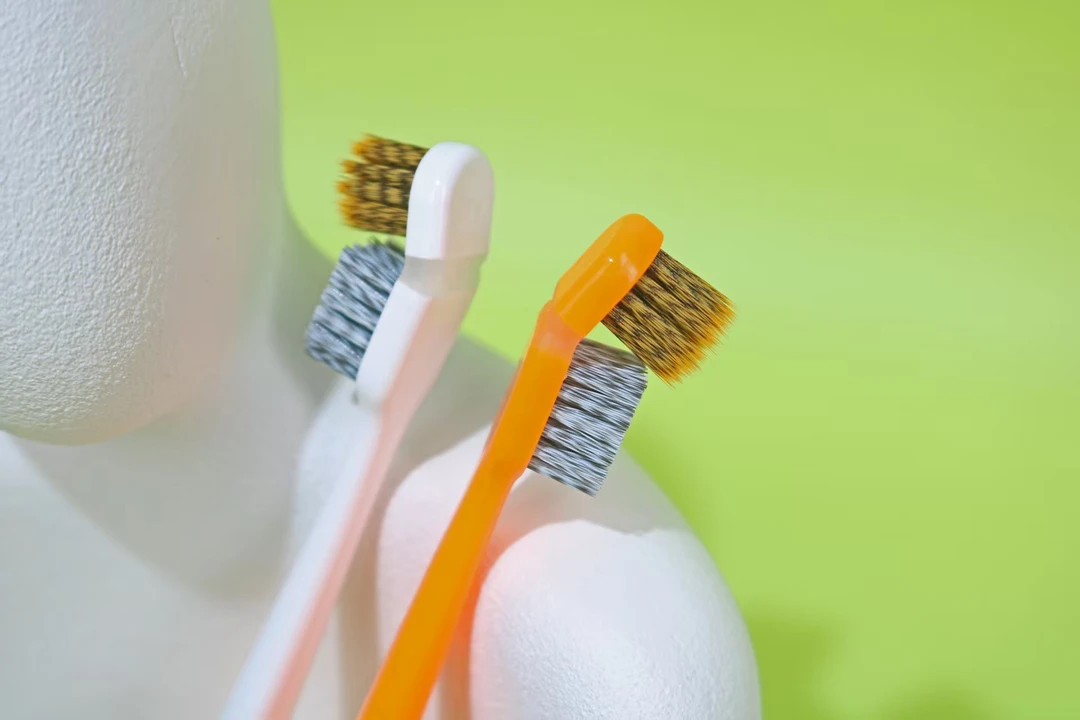 斜毛软毛牙刷  专利产品 高效清洁牙齿高档多功能家用小头刷丝