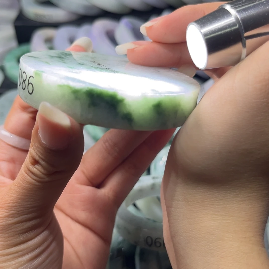 定制翡翠手镯未镶嵌