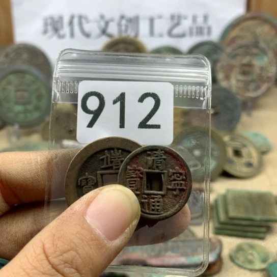 铜福****珍现代文创工艺品