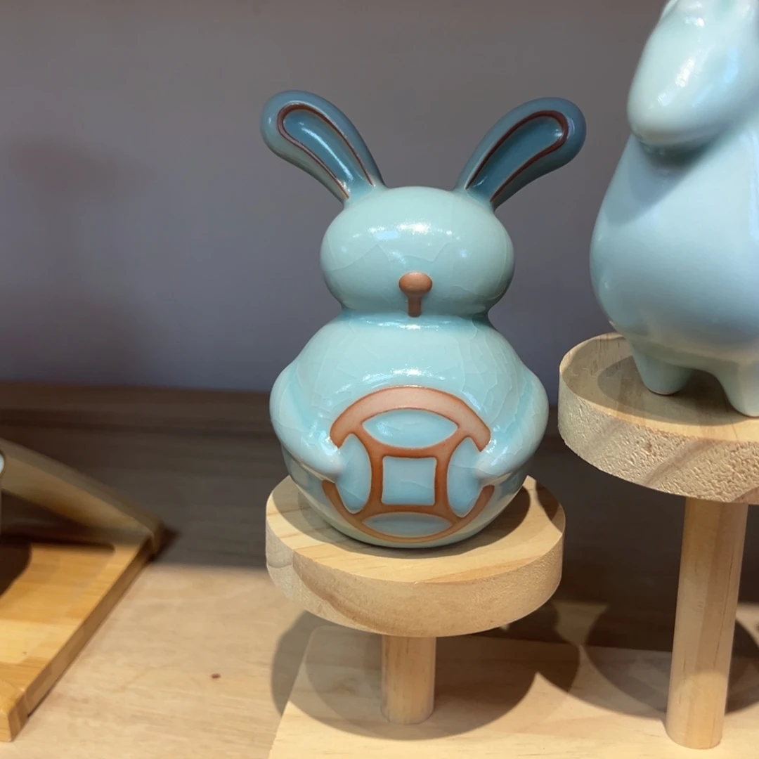 精品卵青兔子。