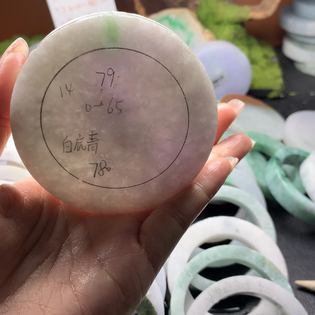 定制翡翠。未镶嵌