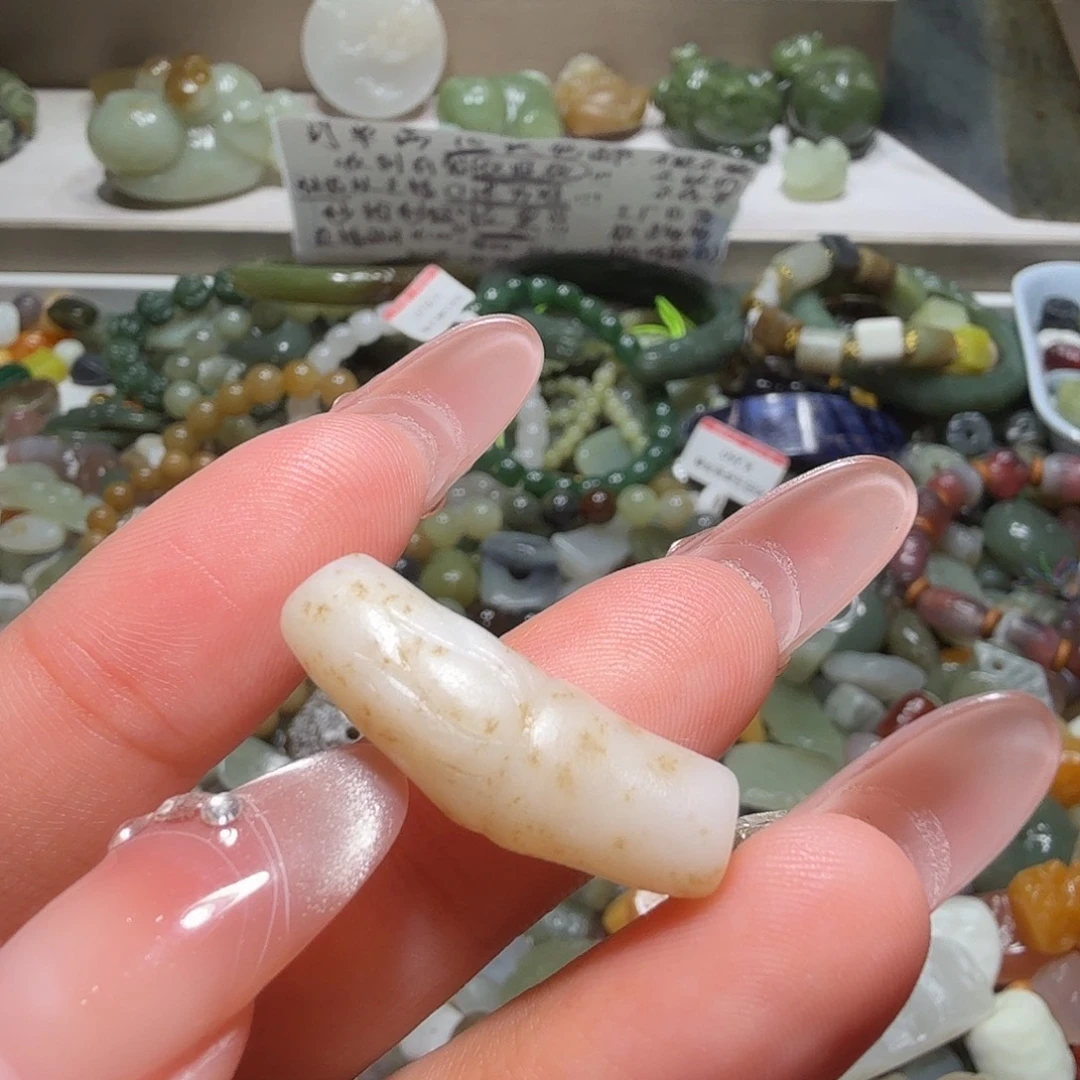 和田玉未镶嵌珠宝奇石