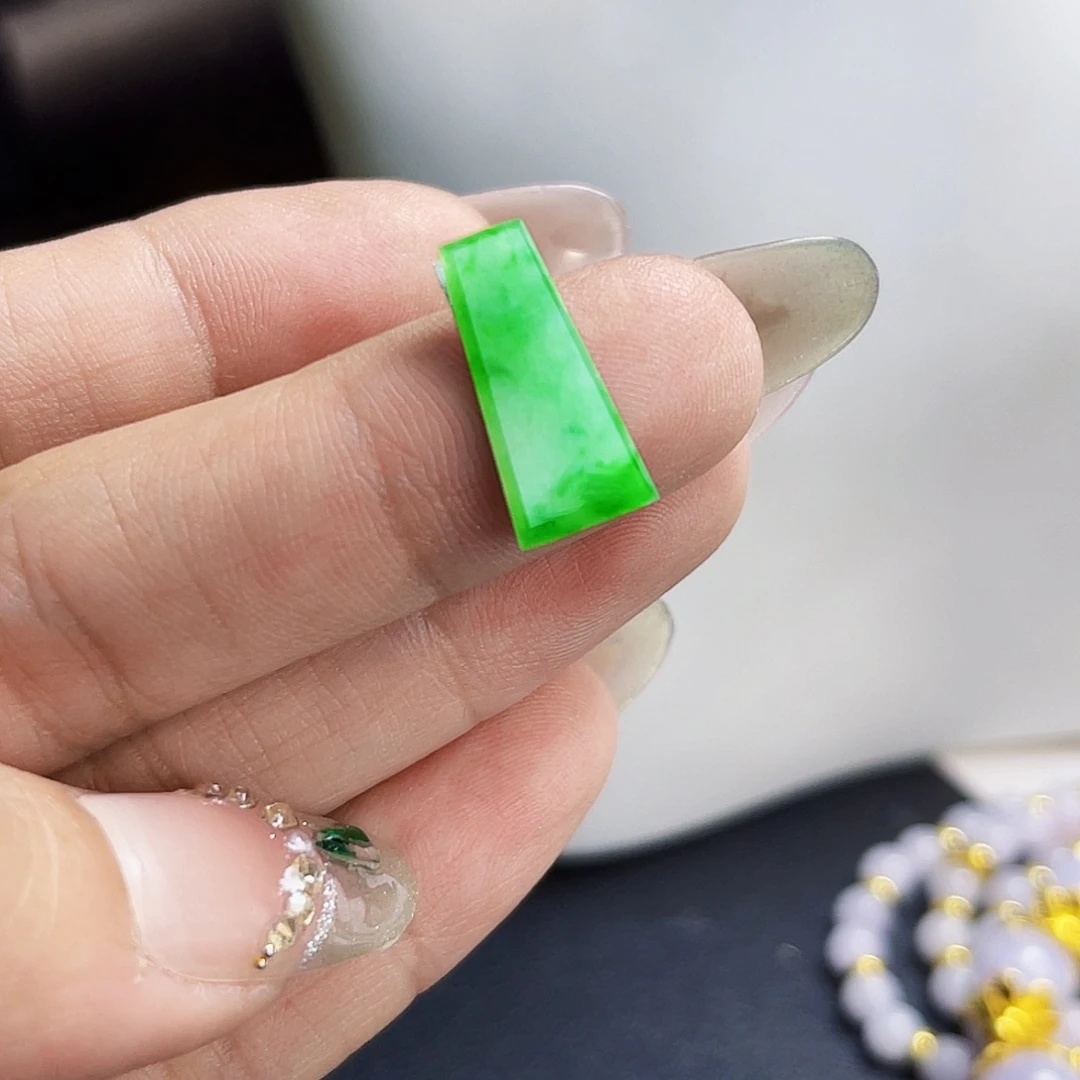 翡翠裸石FT004阳绿无事牌