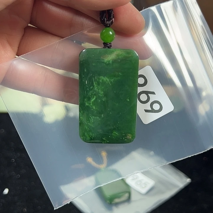 宁***和田玉未镶嵌颈饰