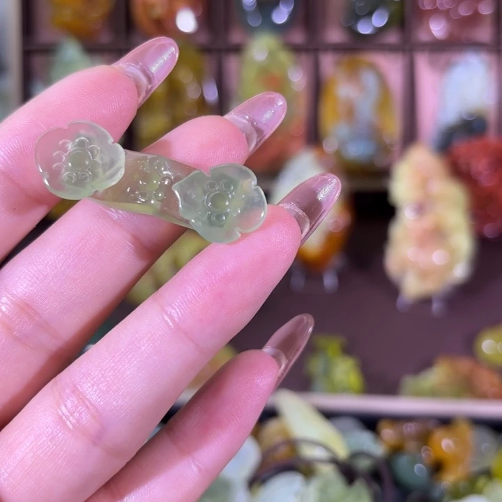未镶嵌蛇纹石玉颈饰