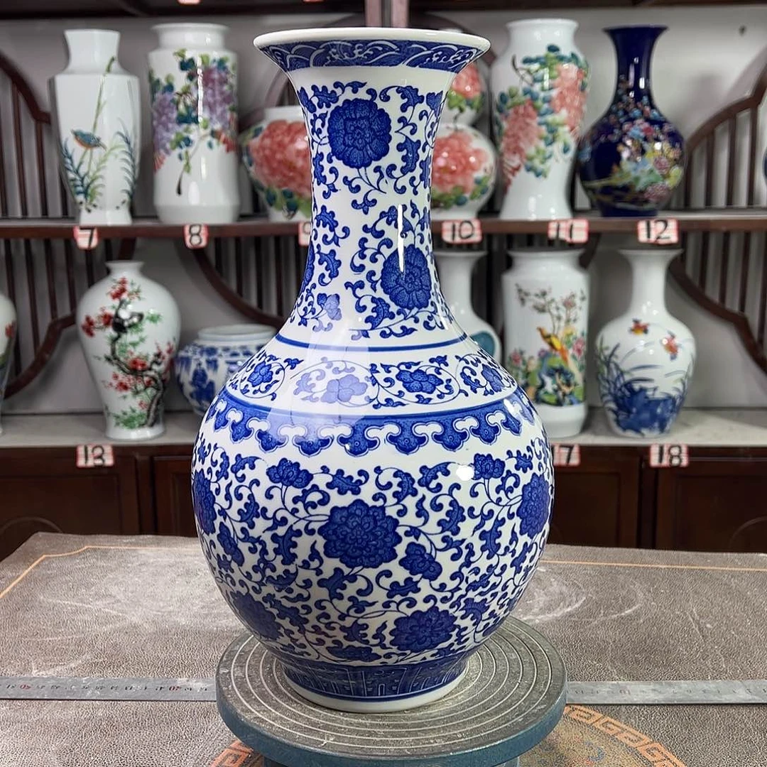 陶摆件景德镇陶瓷缠枝