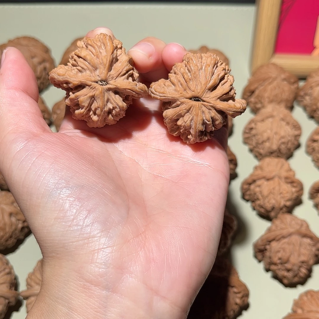 妙***肥文玩核桃吊坠虎头72