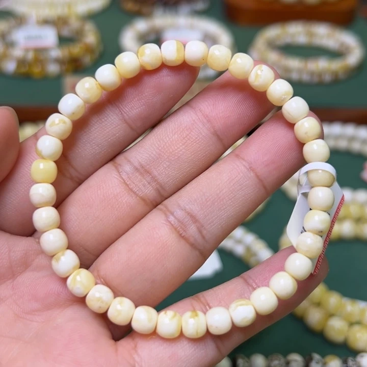 蜜蜡未镶嵌珠宝奇石