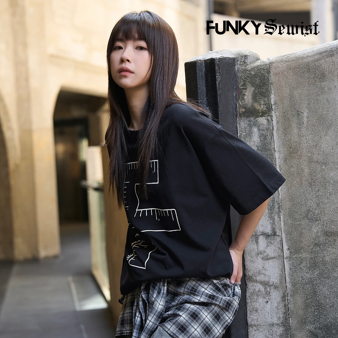 FUNKY SEWIST圆领印花吸汗短袖情侣潮流T恤字母复古
