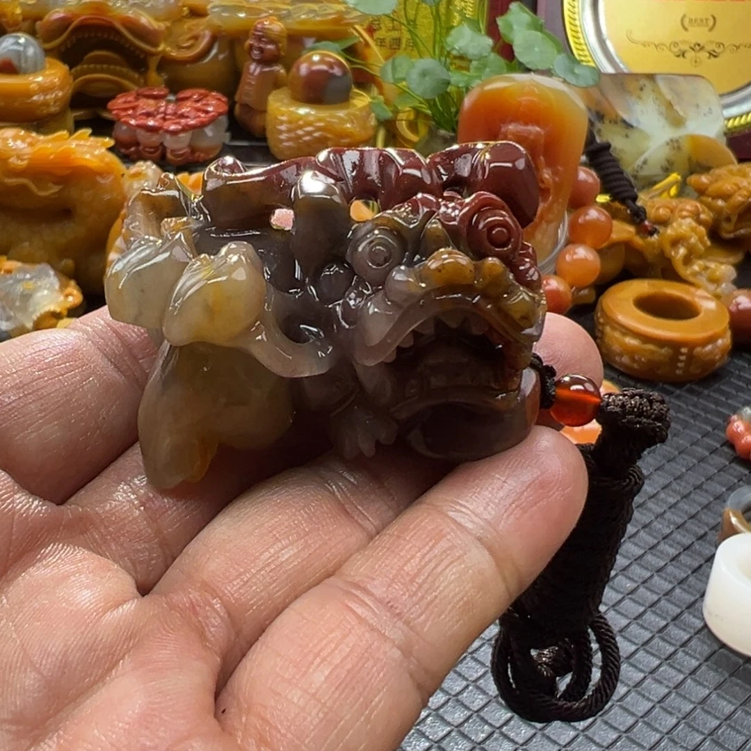 石英质玉未镶嵌颈饰