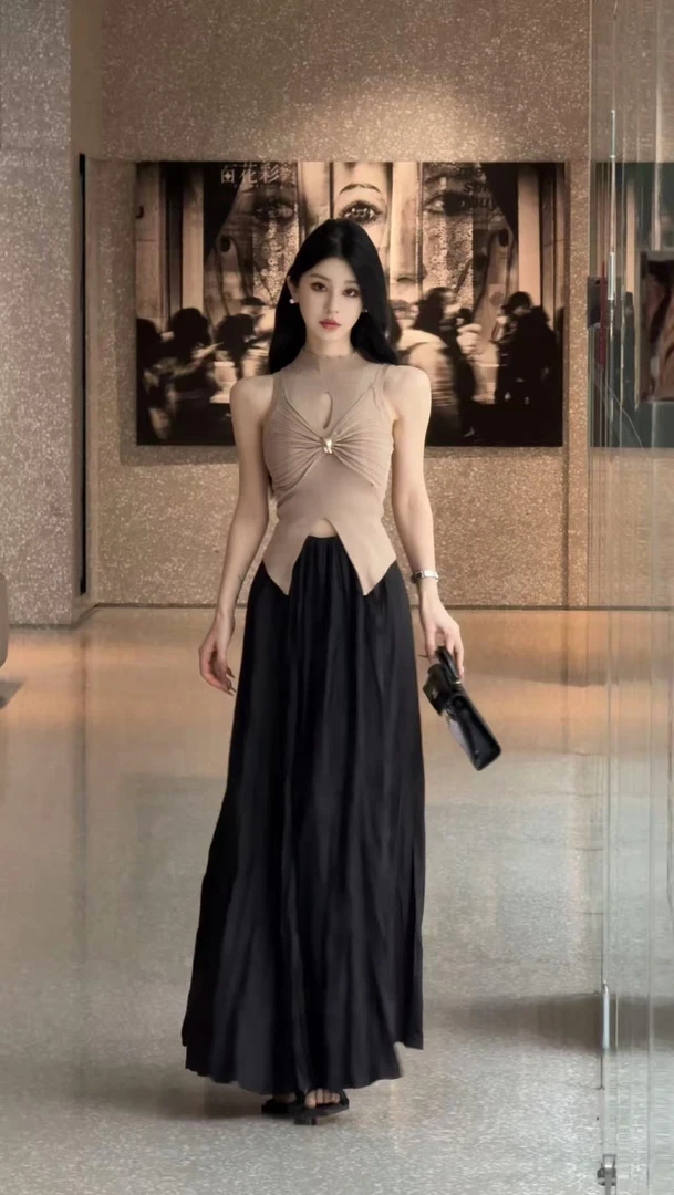 气质千金露肩显瘦开叉设计感纽结针织上衣女+高腰褶皱仙女半身裙