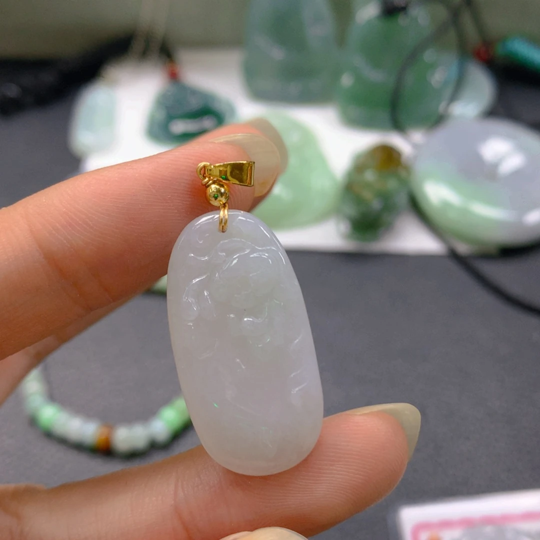 翡翠未镶嵌颈饰翡翠