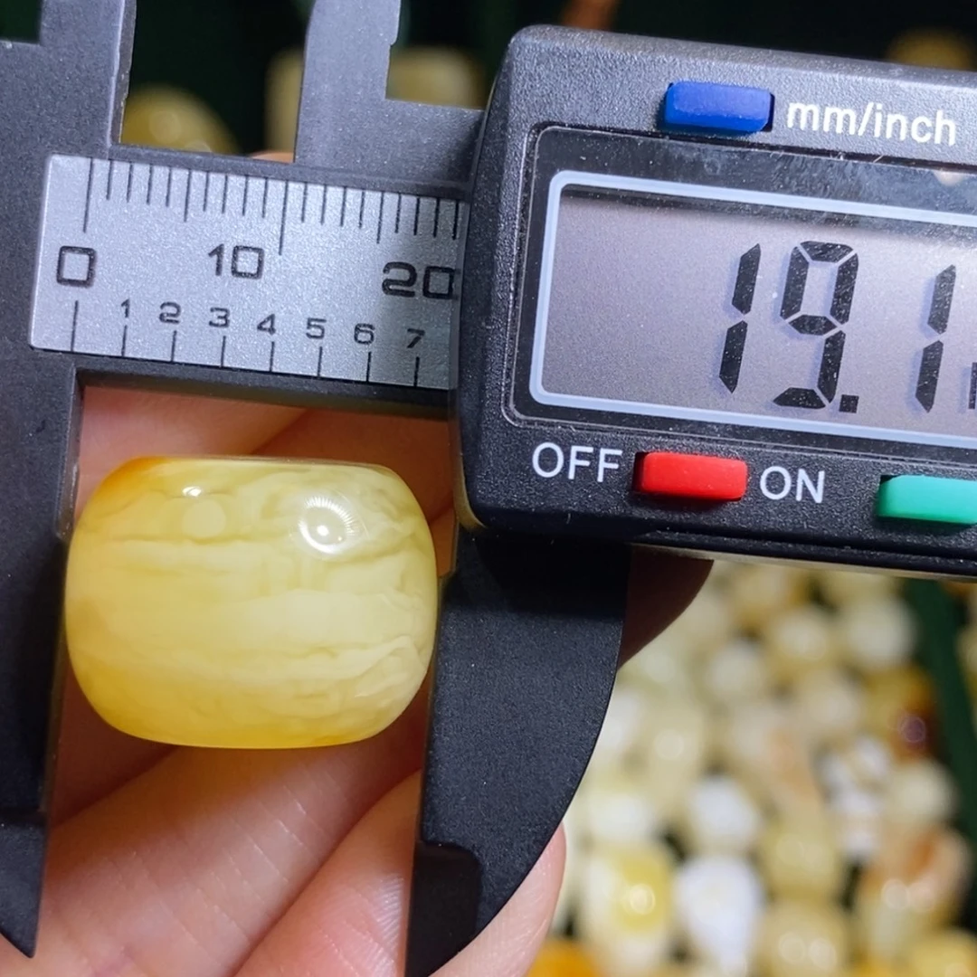 蜜蜡未镶嵌裸石配饰