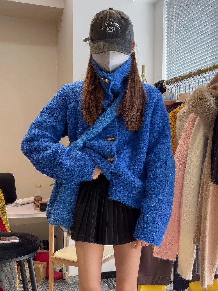 克莱因蓝宽松慵懒风牛角扣开衫高领毛衣女秋冬高级感软糯保暖上衣