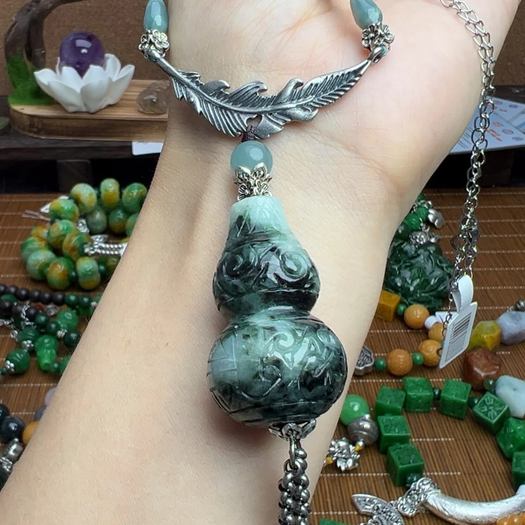 翡翠未镶嵌颈饰吊坠