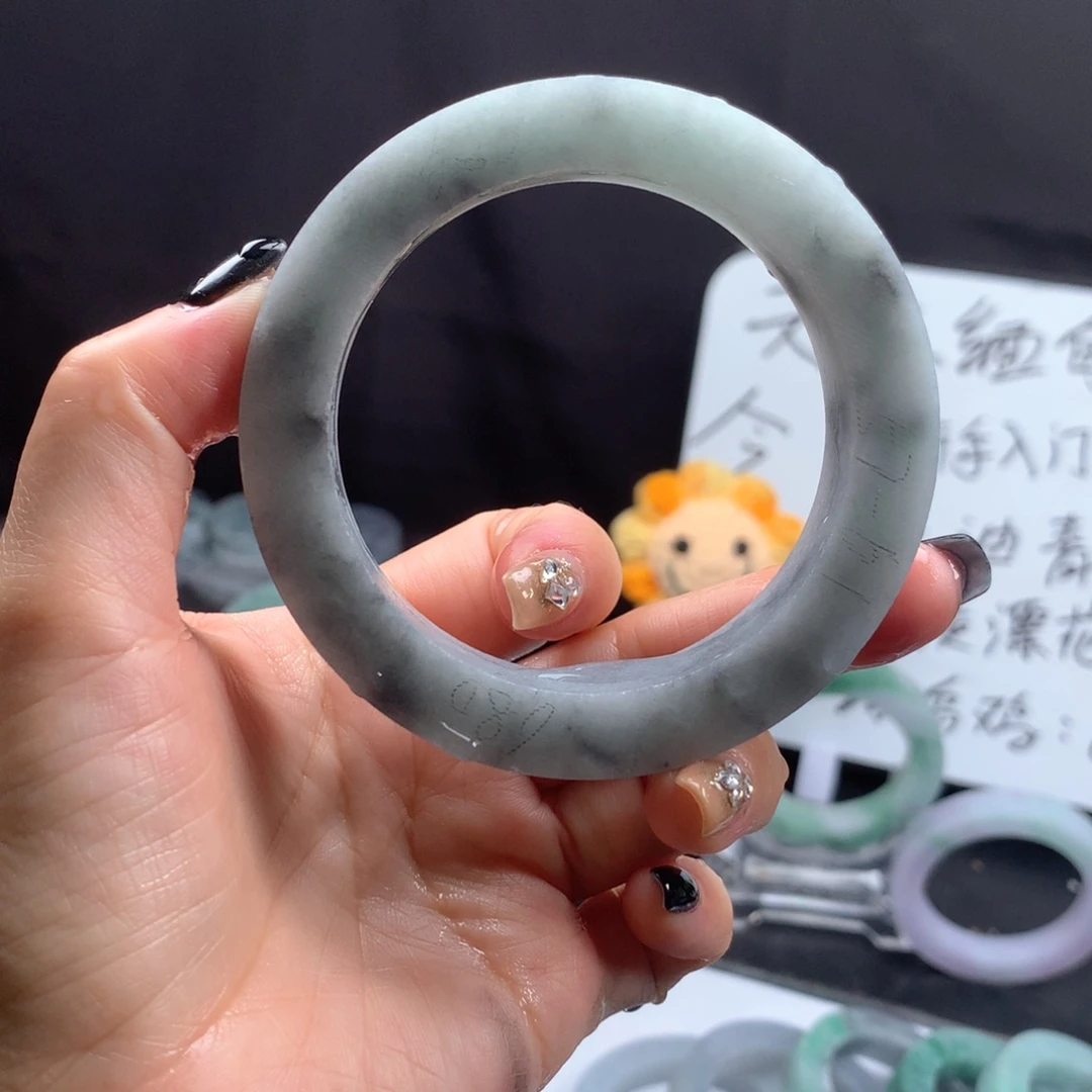 定制翡翠未镶嵌手镯