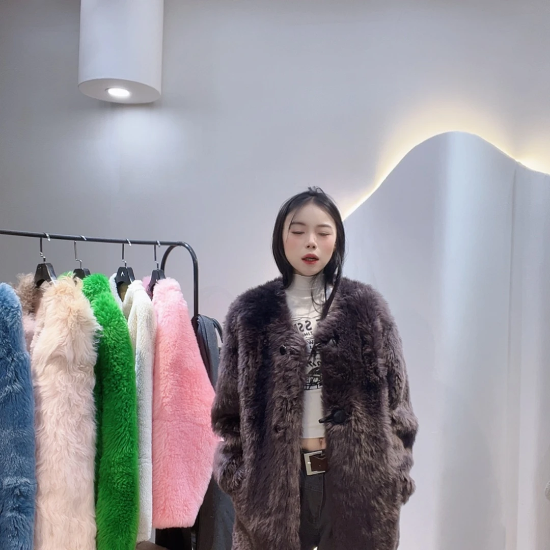 一***甲真皮皮毛一体外套222-3338摩卡