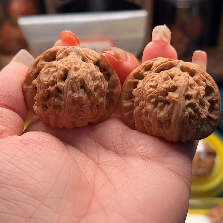 文玩核桃吊坠闷白 全品