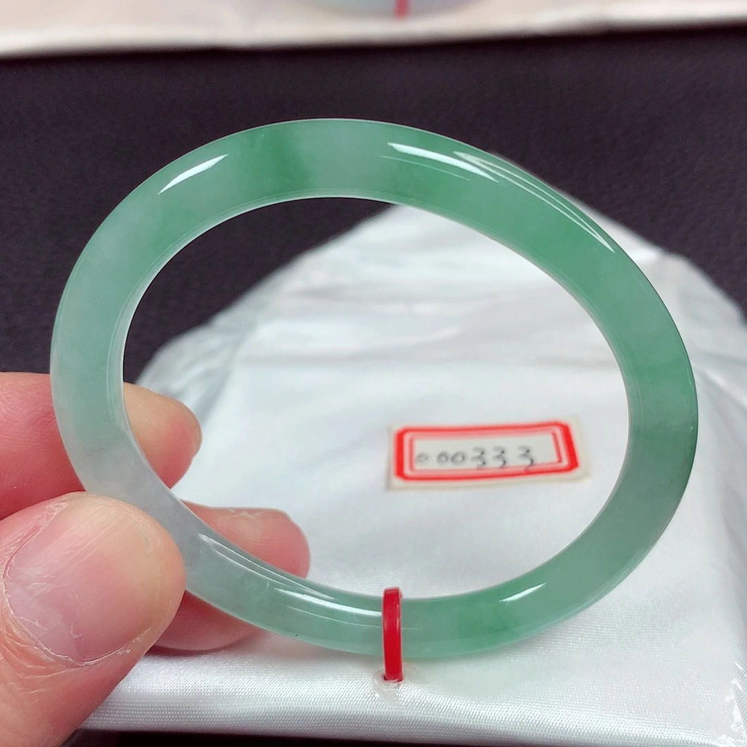 翡翠手镯未镶嵌天然翡翠手镯