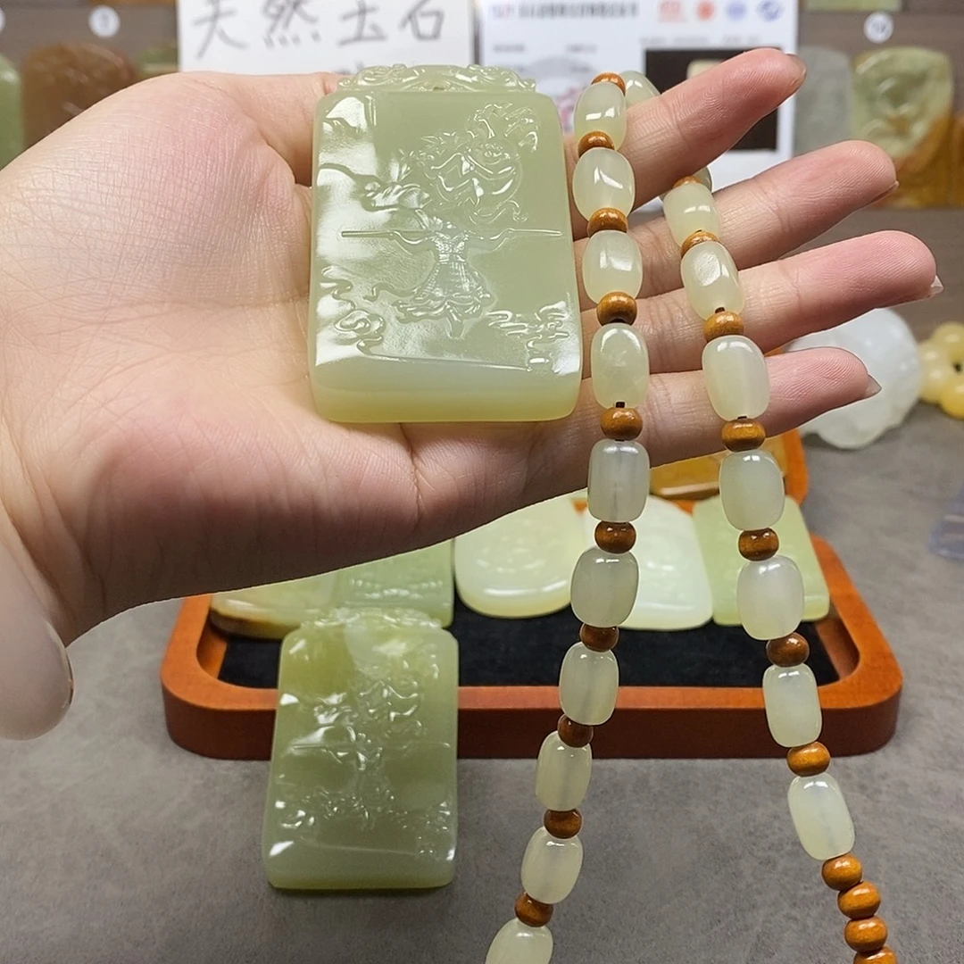 新疆昆仑山料方解石玉