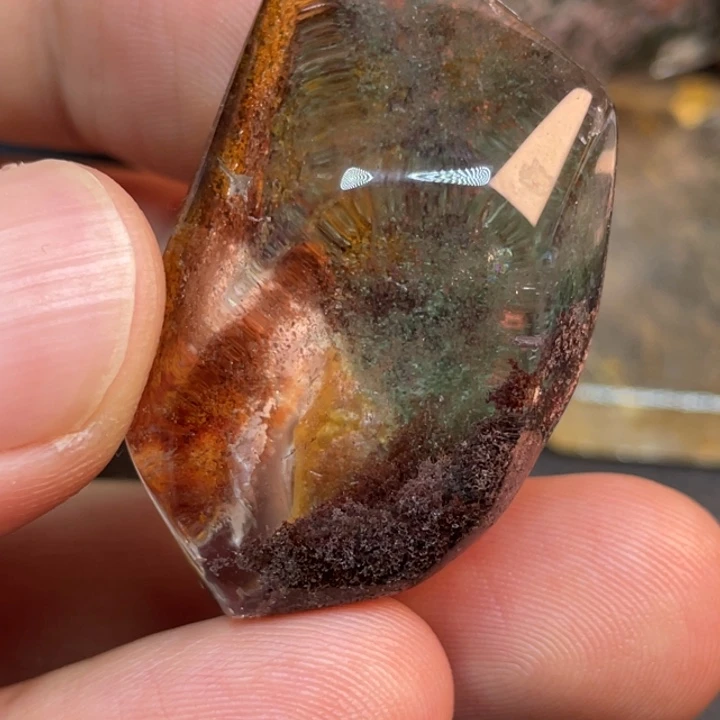 水晶颈饰未镶嵌R****n脖子