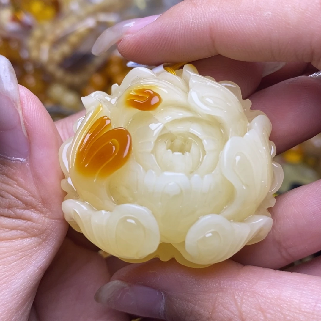 未镶嵌琥珀珠宝奇石