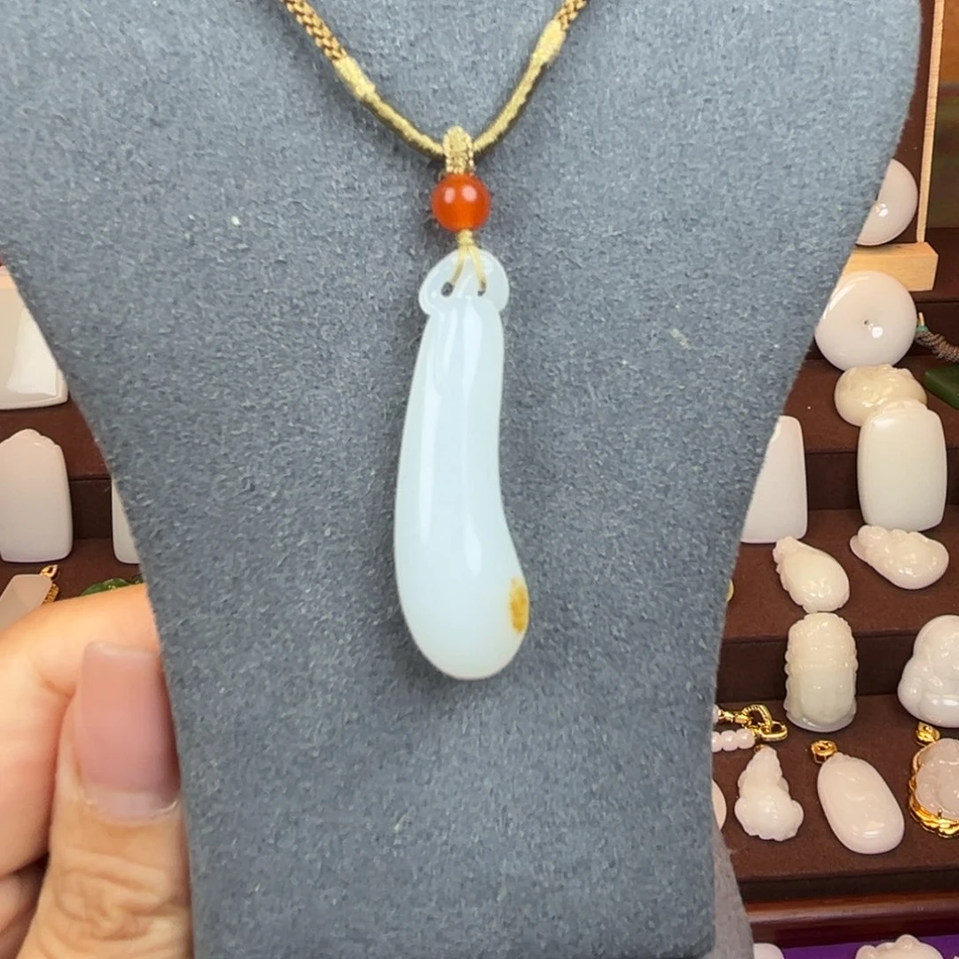 彩***桥和田玉未镶嵌颈饰